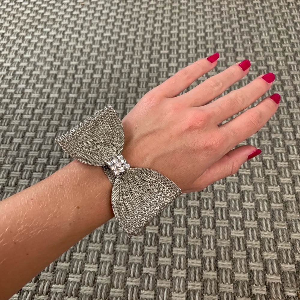 Bow bracelet